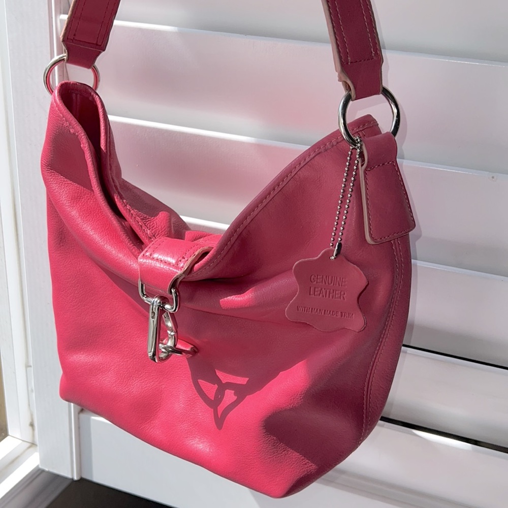 Dark Pink Valerie Stevens Leather Shoulder/ Hand Bag Vintage Front Clip Closure